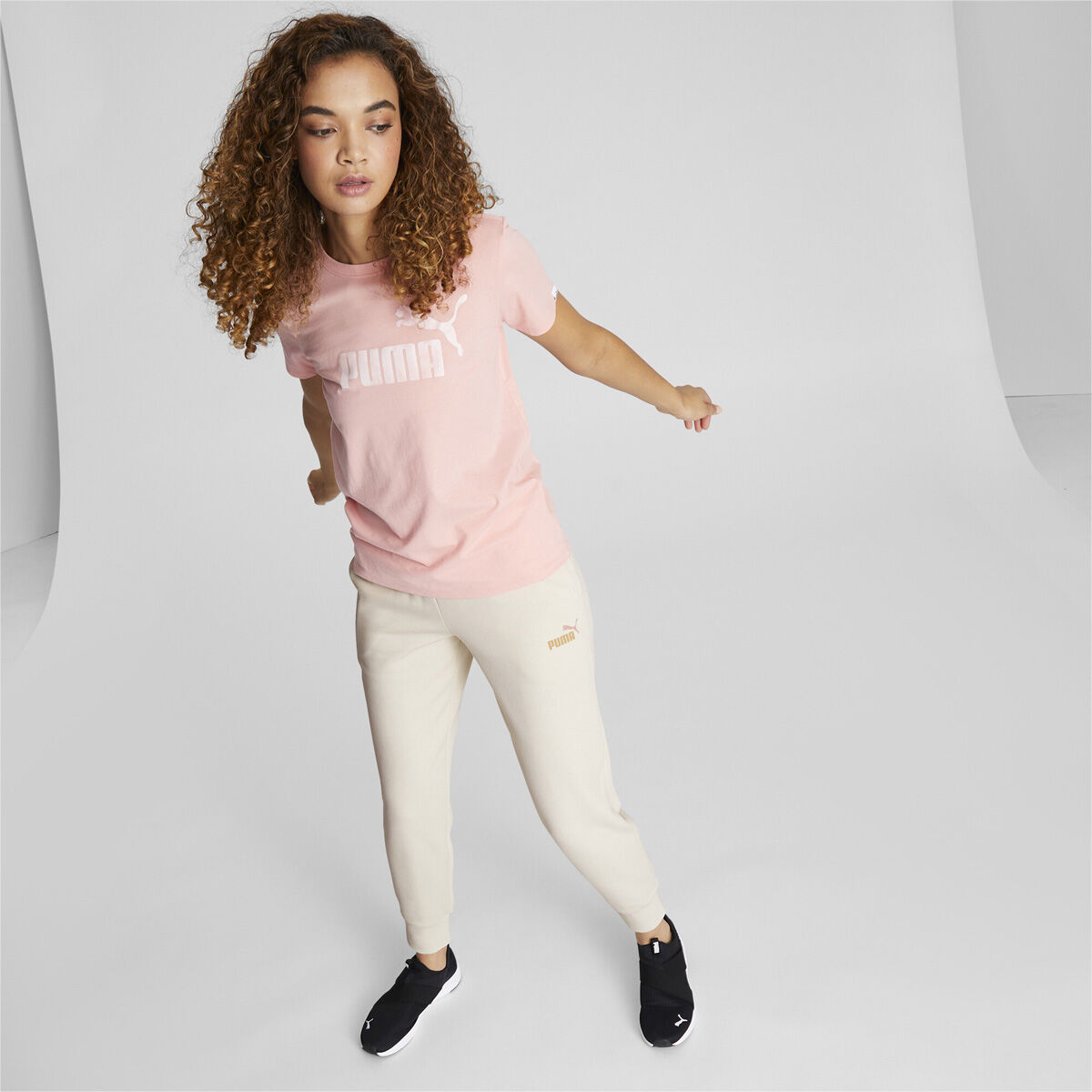 Puma Women's ESS+ Sweatpants Fleece Cl (S) Us Athletic Apparel