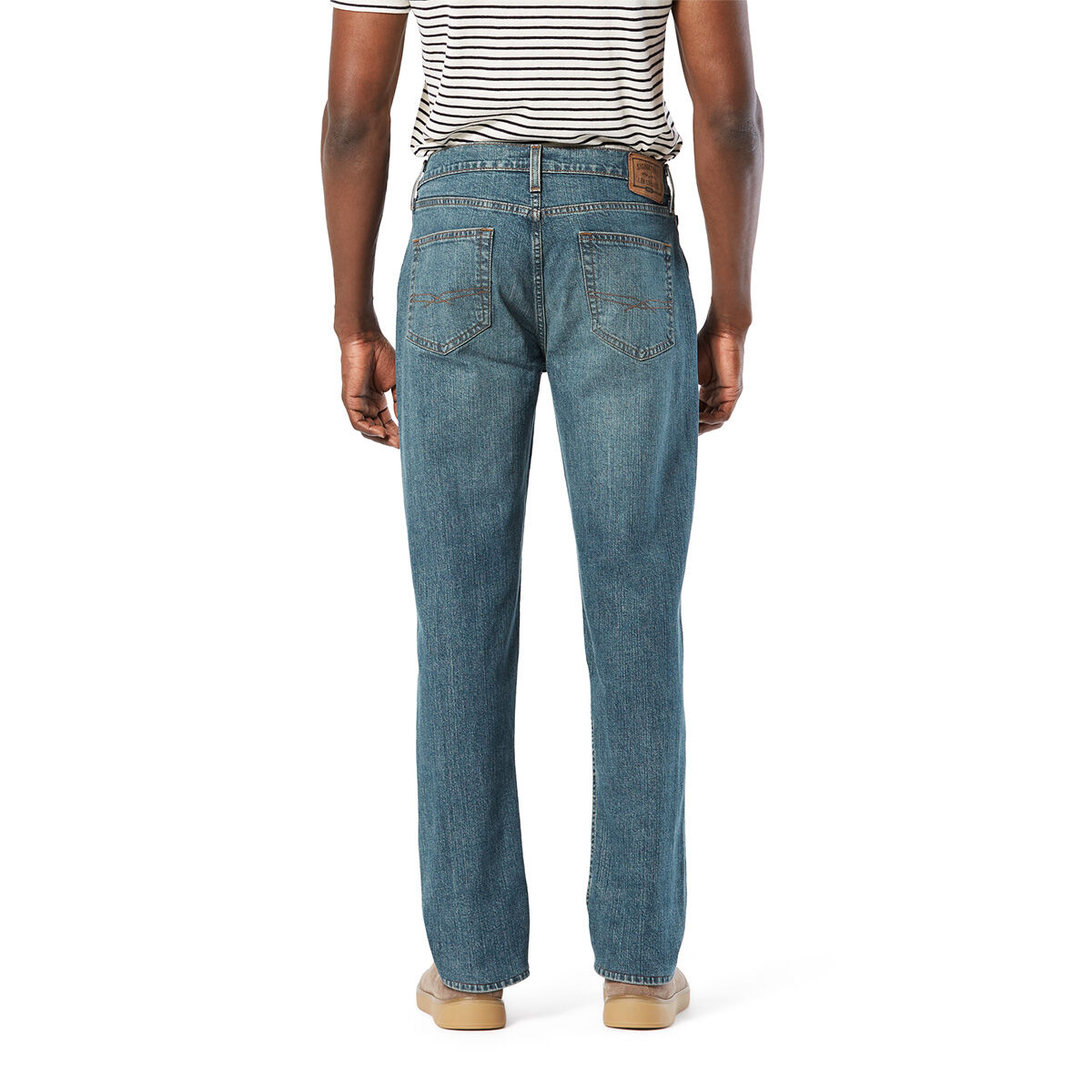 Signature by Levi Strauss & Co. Gold Label Men's LSS Straight Jeans