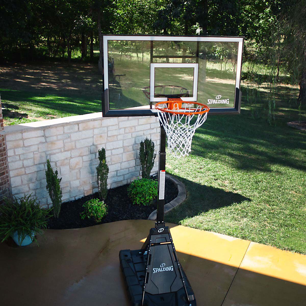 Spalding 54" Momentous EZ Assembly- 30 minutes or less Portable System