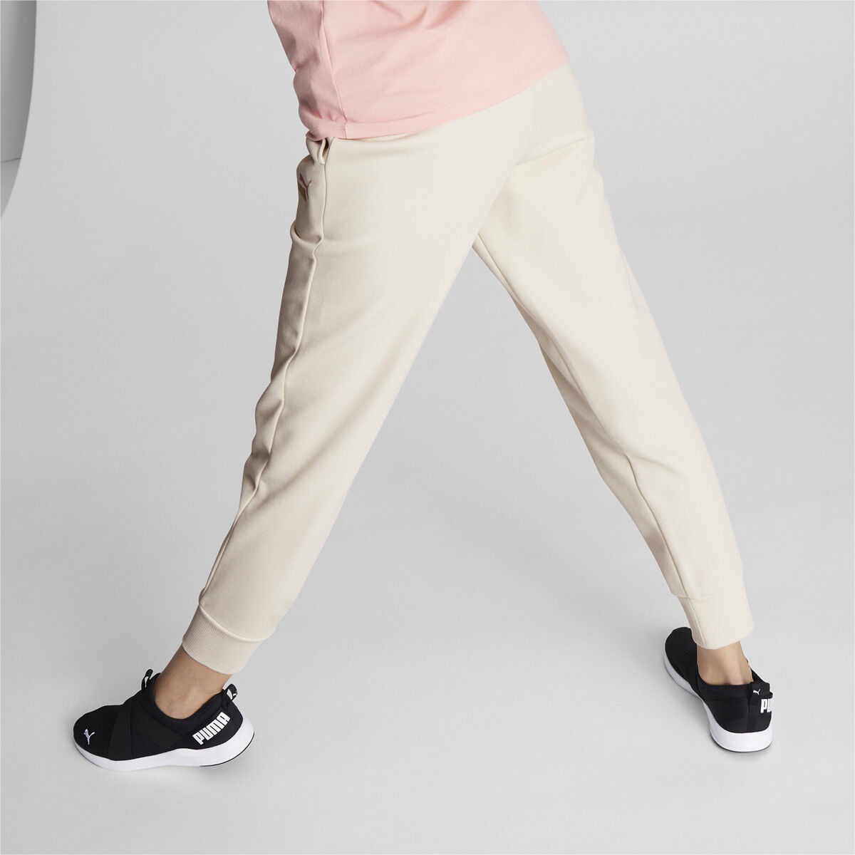 Puma Women's ESS+ Sweatpants Fleece Cl (S) Us Athletic Apparel