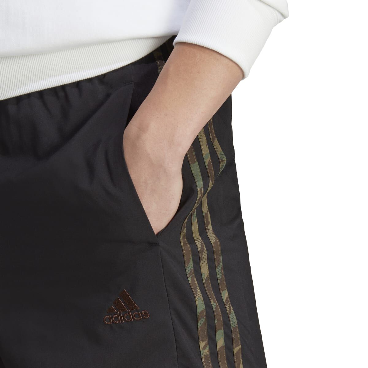 adidas Men's Aeroready Essentials Chelsea 3-Stripes Shorts