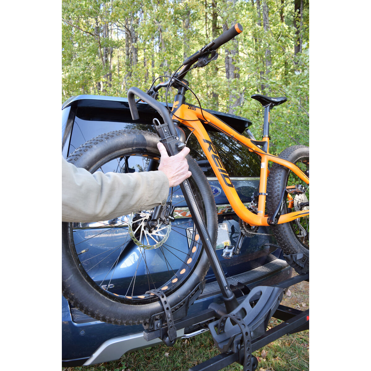 Malone Pilot HM2 - Hitch Mount Platform Expandable 2 Bike Carrier (2 )