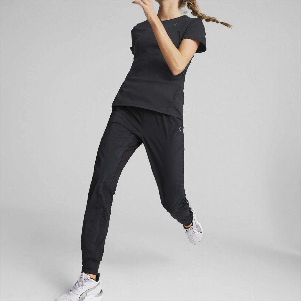 Puma Women's Run Favorite Tapered Pants